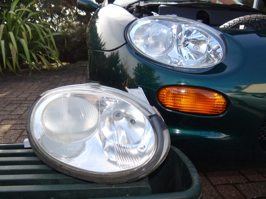 MGF – REPLACING THE HEADLAMP UNITS